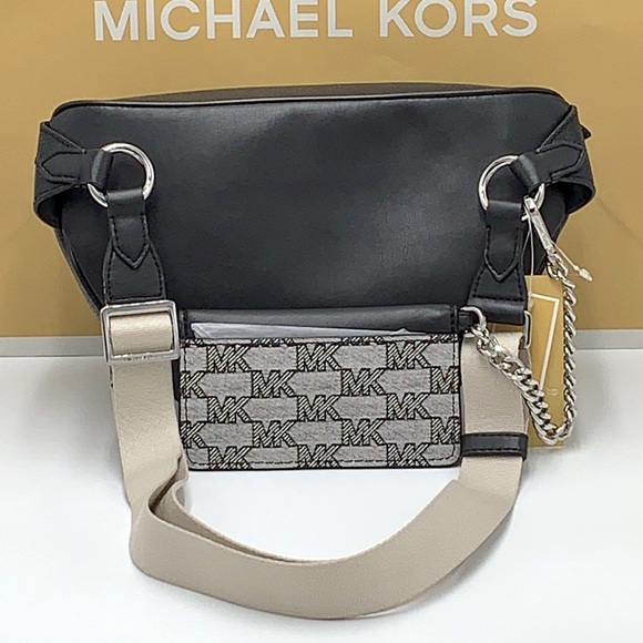MICHAEL KORS 
Maisie Large Pebbled Leather 2-in-1 Waistpack Fannypack Crossbody - Picture 10 of 16